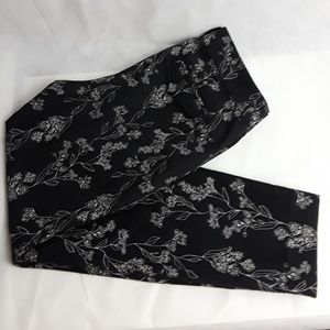 Old navy pants womens size 8 regular black floral